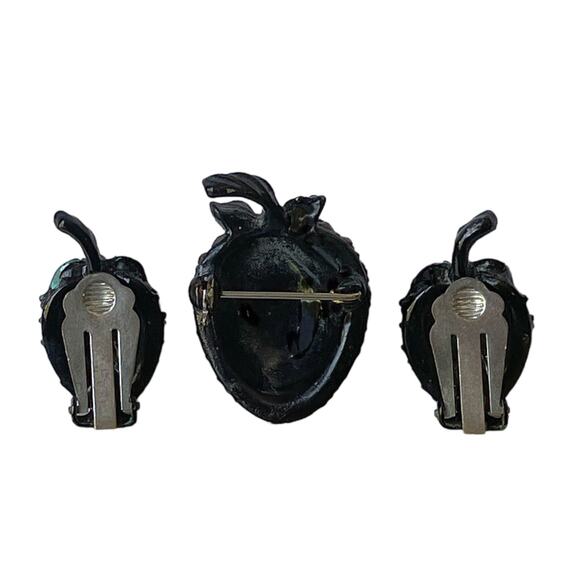 1960s Red Green Rhinestone Black Metal Strawberry Demi Parure Pin Clip Earrings - Picture 4 of 7